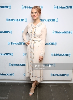 Alison Sudol feet photo 15