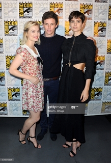 Alison Sudol feet photo 9