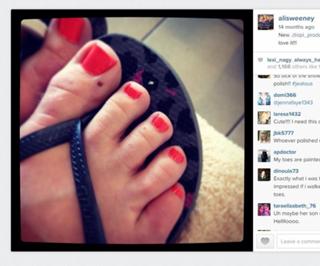 Alison Sweeney feet photo thumbnail