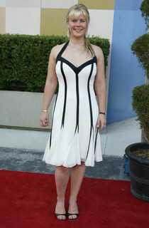 Alison Sweeney feet photo thumbnail