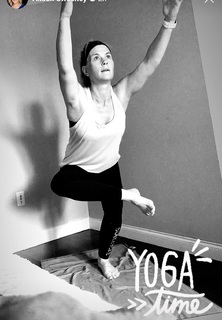 Alison Sweeney feet photo thumbnail