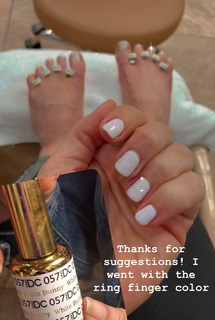 Alison Sweeney feet photo thumbnail