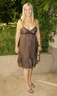 Alison Sweeney feet photo thumbnail