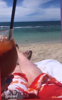 Alison Sweeney feet photo thumbnail
