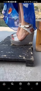 Alison Sweeney feet photo thumbnail