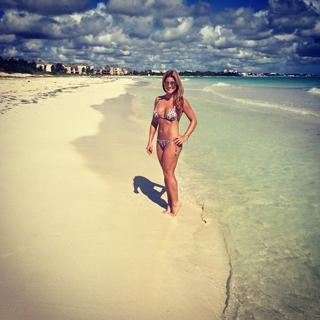 Alison Victoria feet photo thumbnail