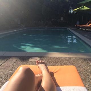 Alison Victoria feet photo thumbnail