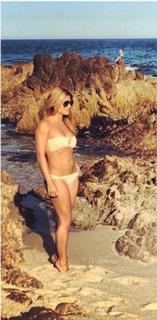 Alison Victoria feet photo thumbnail