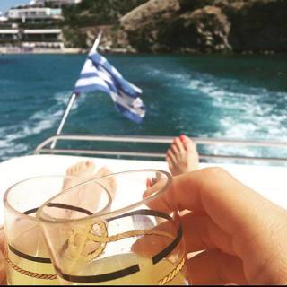 Alison Victoria feet photo thumbnail