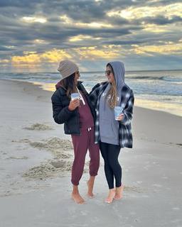 Alison Victoria feet photo thumbnail