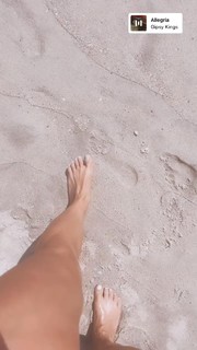 Alison Victoria feet photo thumbnail