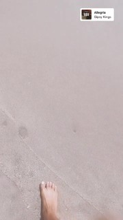 Alison Victoria feet photo thumbnail