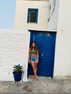 Alison Victoria feet photo thumbnail