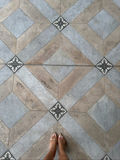 Alison Victoria feet photo thumbnail