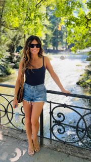 Alison Victoria feet photo thumbnail