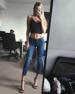 Alissa Violet feet photo thumbnail