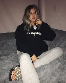 Alissa Violet feet photo thumbnail