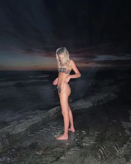 Alissa Violet feet photo thumbnail