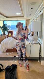 Alissa Violet feet photo thumbnail