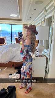 Alissa Violet feet photo thumbnail
