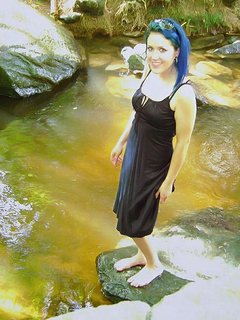 Alissa White-Gluz feet photo thumbnail