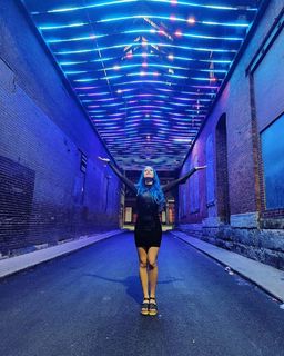 Alissa White-Gluz feet photo thumbnail