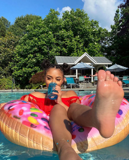 Alix Lapri feet photo 16