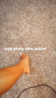 Alix Lapri feet photo 8