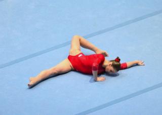 Aliya Mustafina feet photo thumbnail