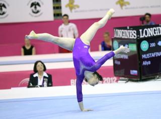 Aliya Mustafina feet photo thumbnail