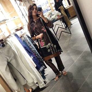 Alizeh Shah feet photo 7