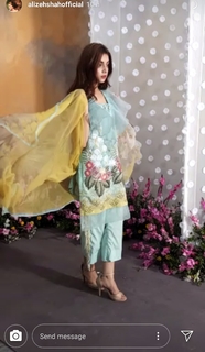 Alizeh Shah feet photo 11