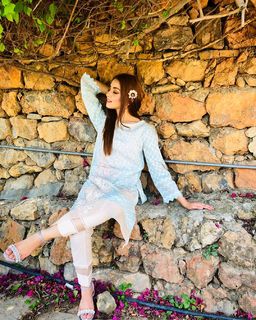 Alizeh Shah feet photo 16