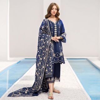 Alizeh Shah feet photo 8