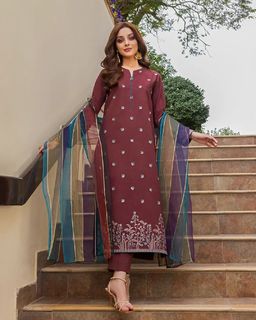 Alizeh Shah feet photo 19