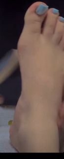 Alizeh Shah feet photo 4