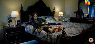 Alizeh Shah feet photo 4