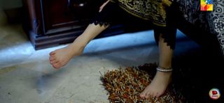 Alizeh Shah feet photo 3