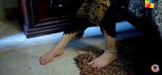 Alizeh Shah feet photo 2