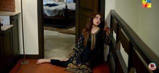 Alizeh Shah feet photo 1