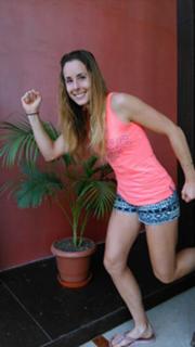 Alizé Cornet feet photo thumbnail