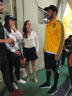 Alizé Cornet feet photo thumbnail