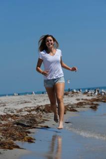 Alizé Cornet feet photo 5