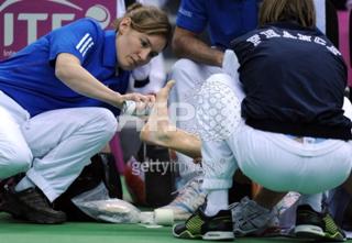 Alizé Cornet feet photo thumbnail