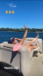 Alizé Cornet feet photo thumbnail