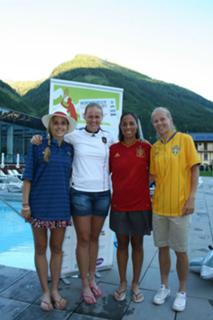 Alizé Cornet feet photo thumbnail