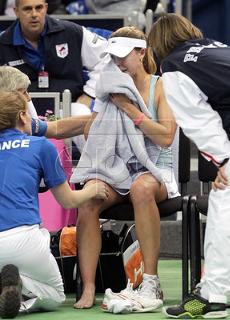 Alizé Cornet feet photo thumbnail