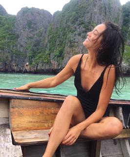 Alizé Lim feet photo 12