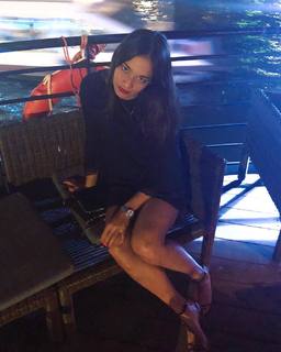Alizé Lim feet photo 11