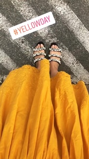 Alizée feet photo thumbnail